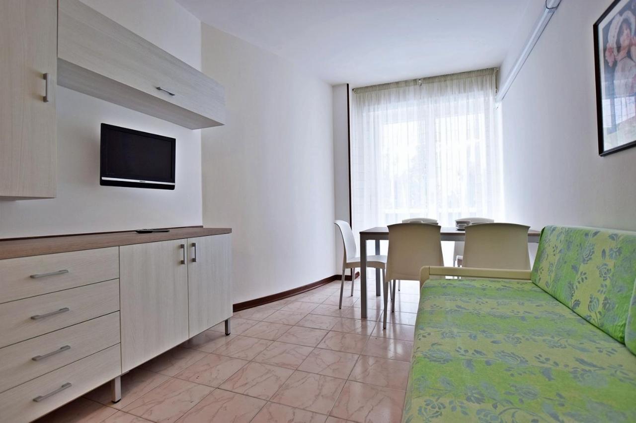 Condominio Luna 1 Lignano Sabbiadoro Exterior photo